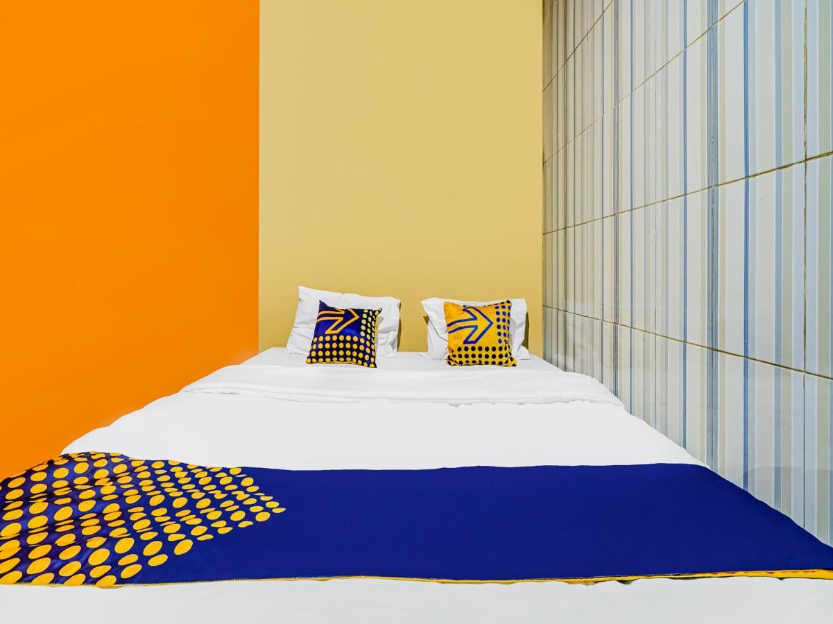 Spot On 91186 Losmen Yanti Hotel