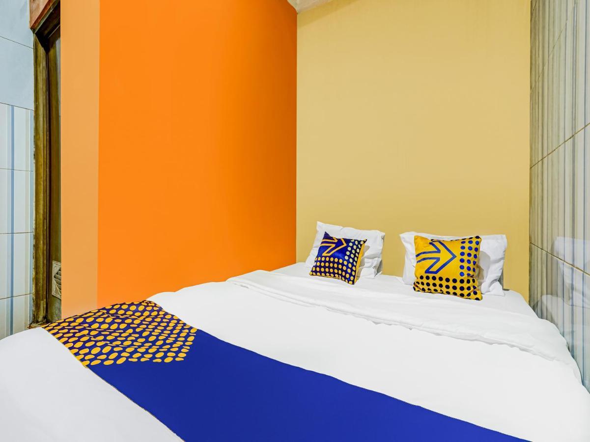 Spot On 91186 Losmen Yanti Hotel 2*